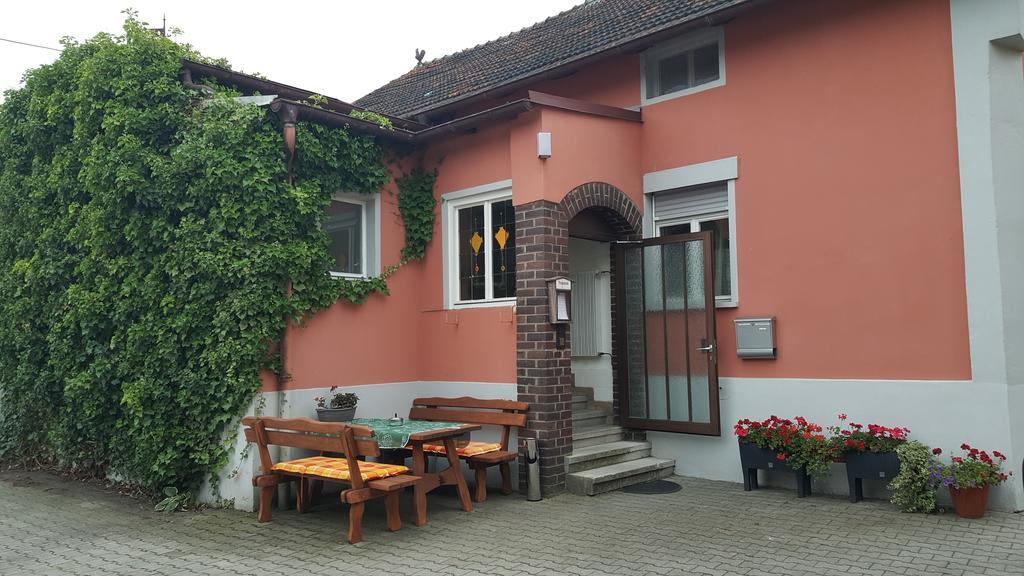 Pension Holzgarten レーゲンスブルク エクステリア 写真