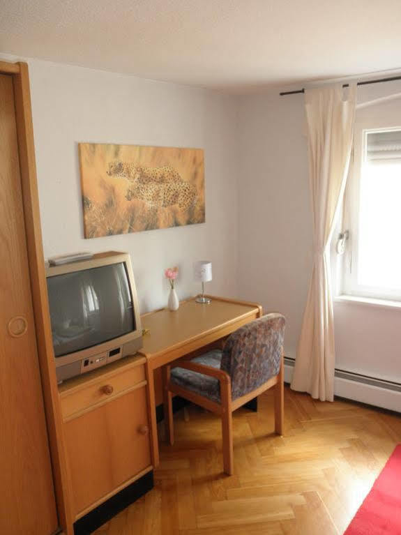 Pension Holzgarten レーゲンスブルク エクステリア 写真